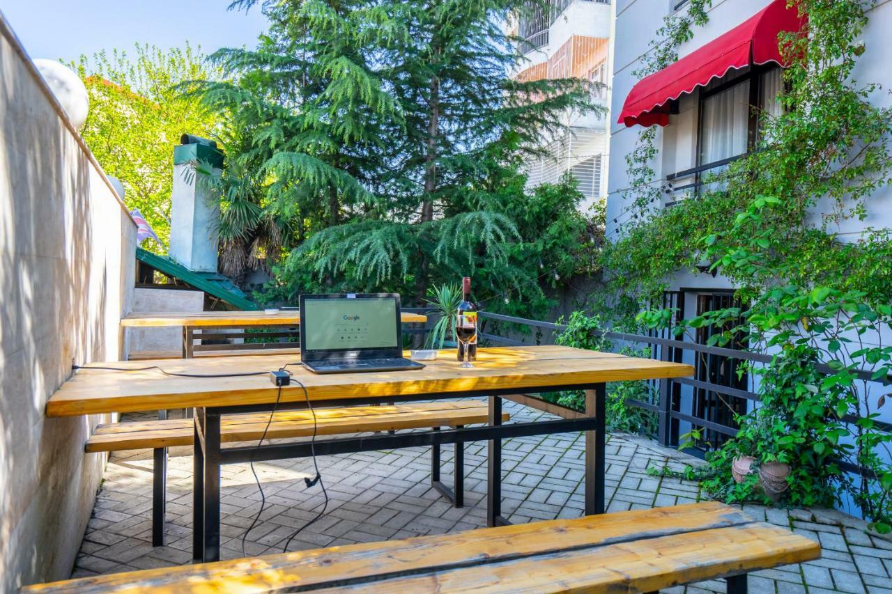 Vera View Hotel Tbilisi Esterno foto