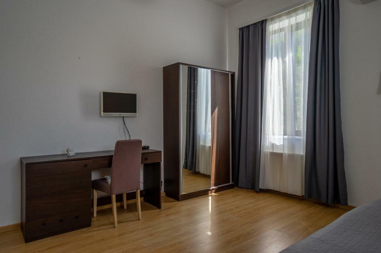 Vera View Hotel Tbilisi Esterno foto